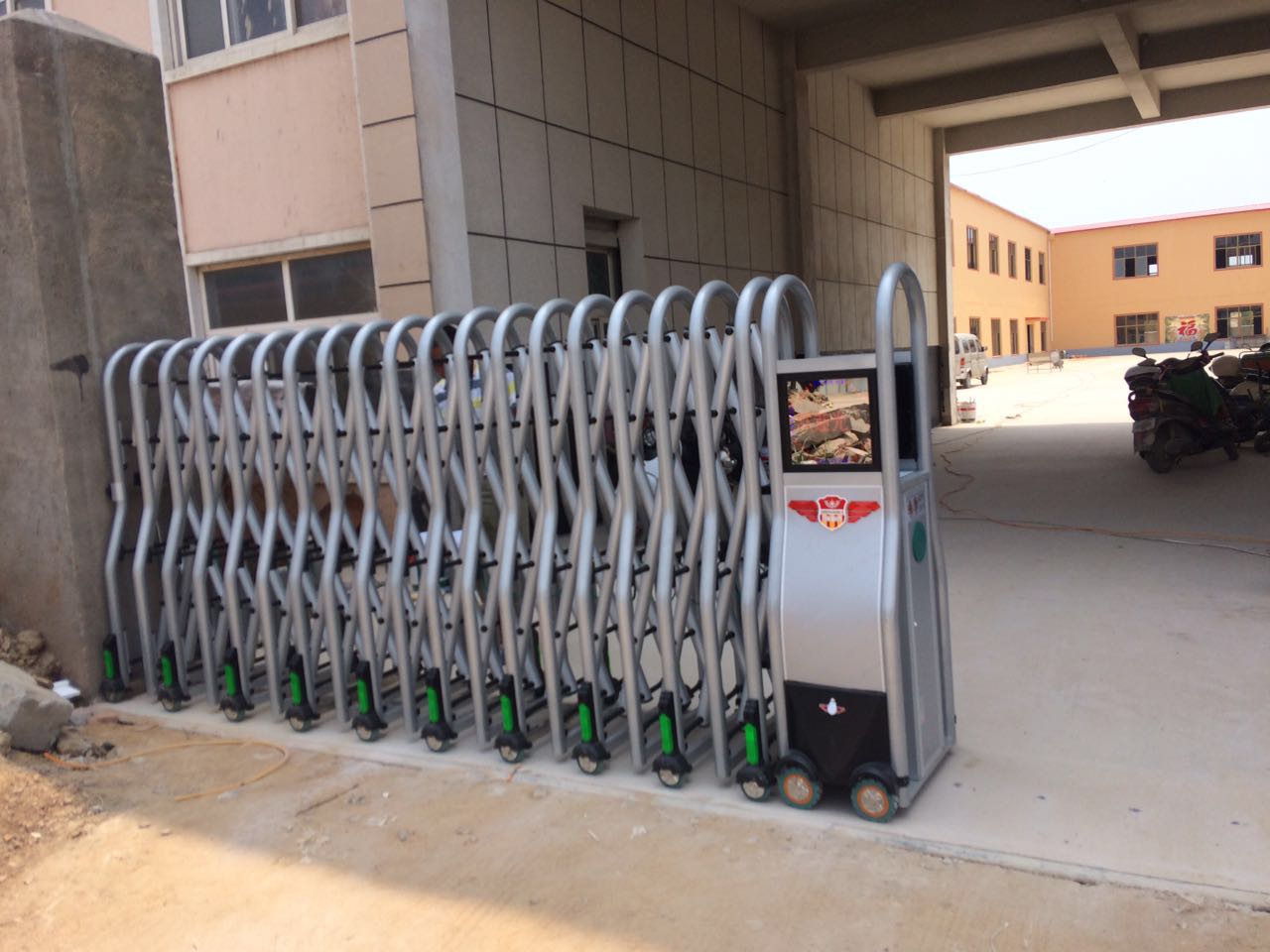 李哥莊假發(fā)廠電動(dòng)門案例